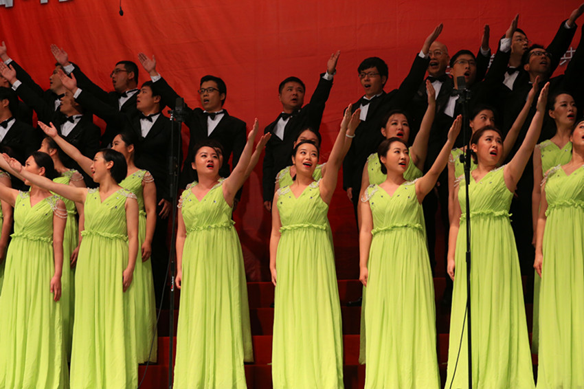 我区举行纪念抗日战争胜利70周年歌咏比赛-静