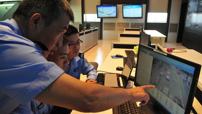 深度揭秘上海超级电子警察:抓拍违法外还将带