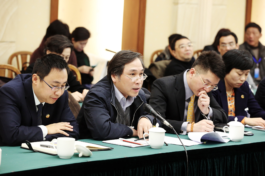 政协委员联组讨论