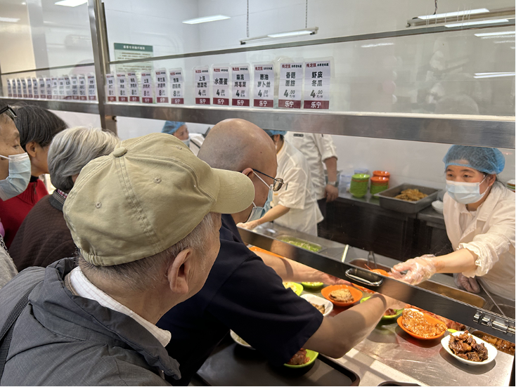 打破围墙开进养老院上海静安首家新模式社区食堂开张