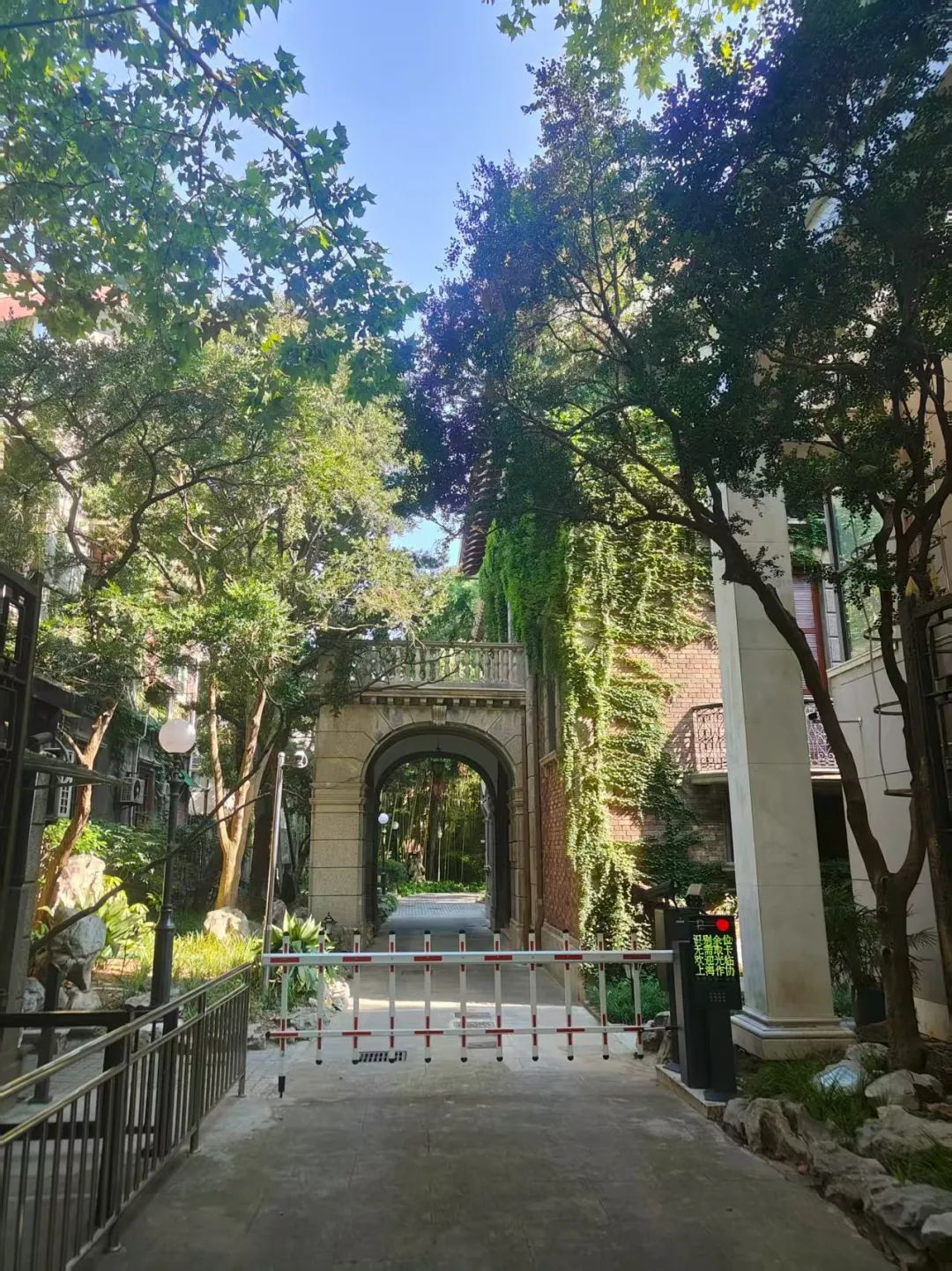上海书展Citywalk｜从晨读到夜话，邂逅静安书香生活圈