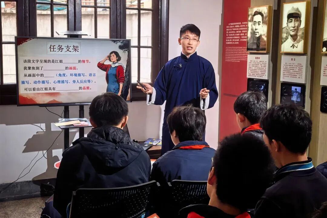 “静安红课堂”开课了！市一中学学子走进中央特科机关旧址，成为《修德坊的来客》首批“来访者”