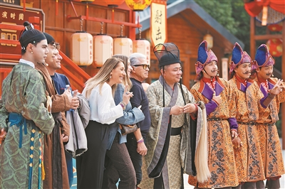 旅游过年释放消费新动能 旅游过年释放消费新动能