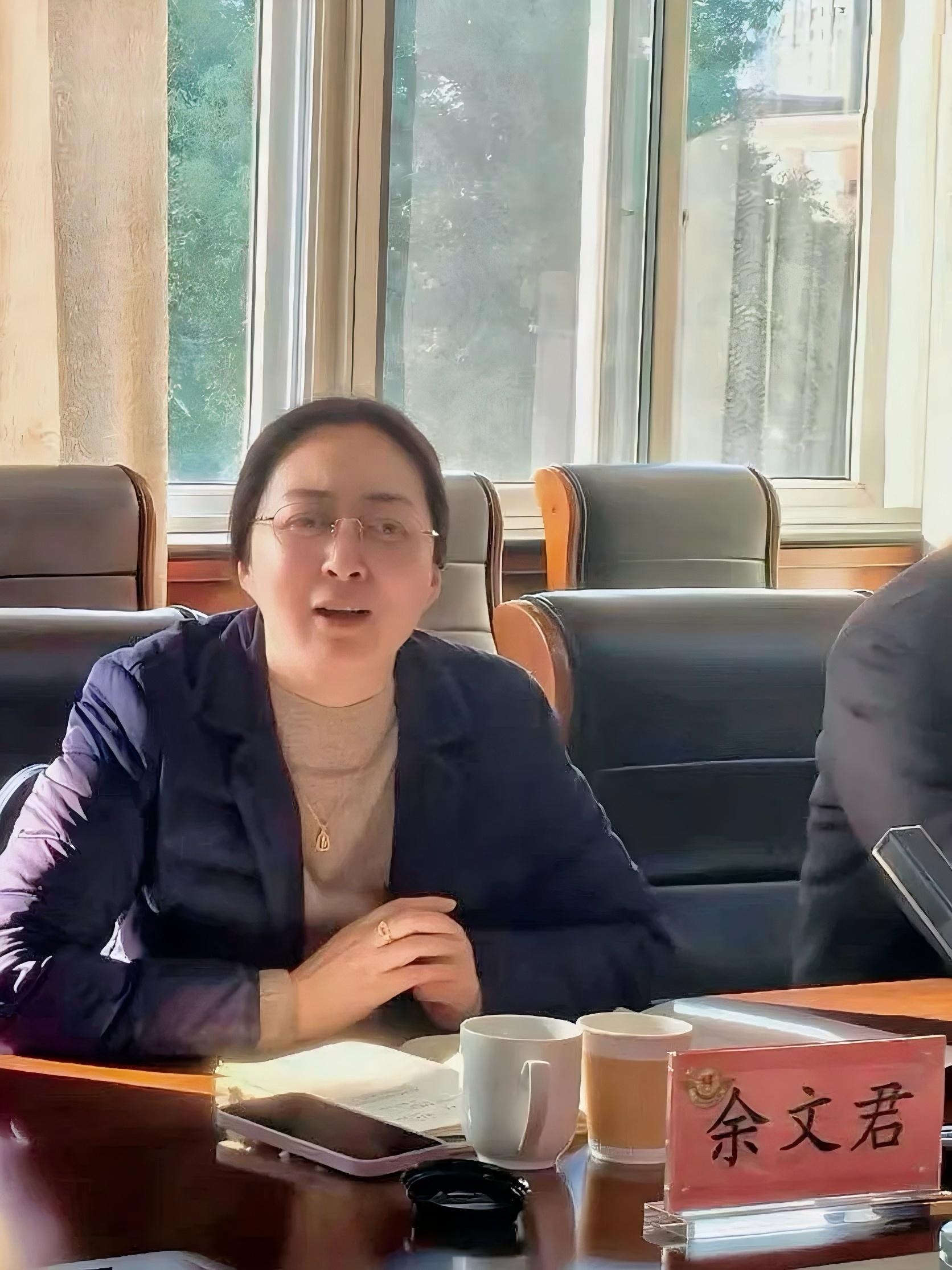 静安区教育系统举行2025年度基层党组织理论学习中心组联组学习活动