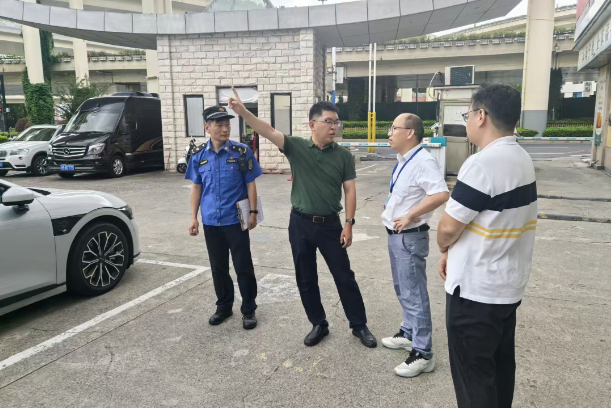迎战“沙德尔” 共和新路街道全力排查隐患 织密防汛防台安全网 迎战“沙德尔” 共和新路街道全力排查隐患 织密防汛防台安全网