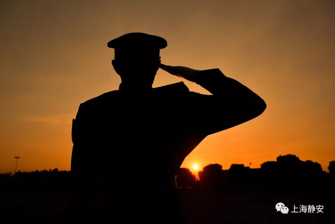 瓶盖挑战,武警,特警都成功了,消防却"失手"了?