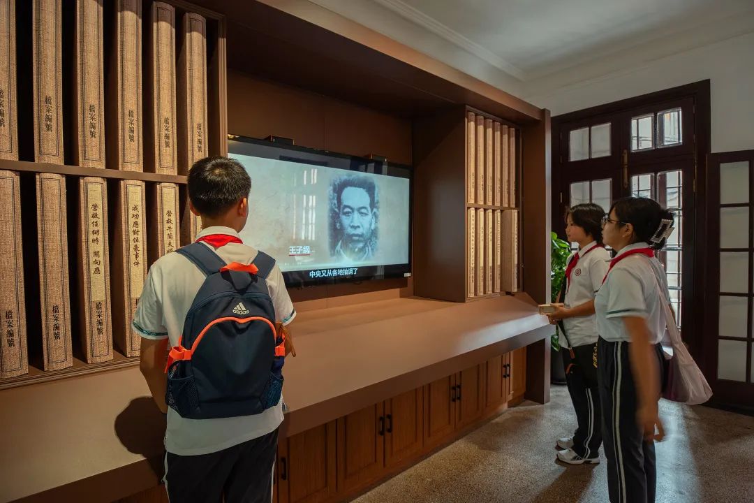 展览一“约”难求，出品戏剧全国巡演，漫画、City Walk轮番“上阵”……静安这份“家底”太惊艳！｜最佳实践地