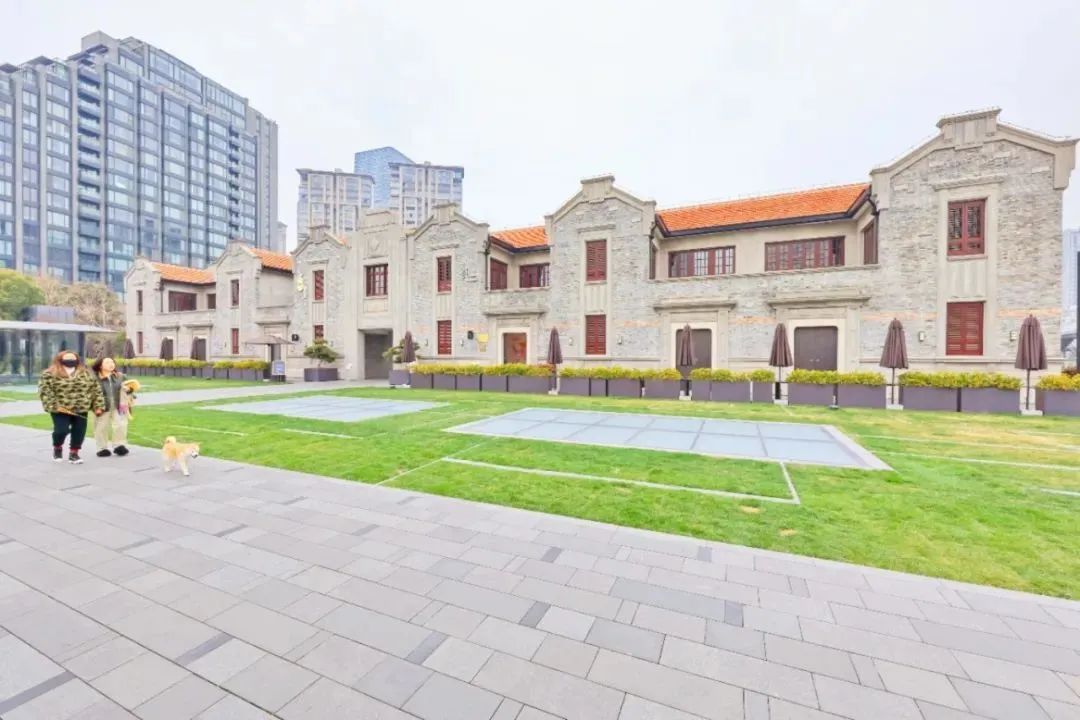 人少景美超文艺！去这条限定Citywalk线路看展+喝咖啡+逛商场～