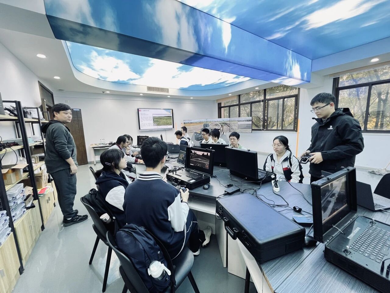 打破校际壁垒 共筑创新摇篮 | 静安区区域高中创新实验室跨校游学活动圆满举行