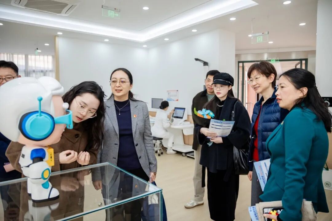 党建领航 绘就“一老一小”民生幸福画卷 党建领航 绘就“一老一小”民生幸福画卷