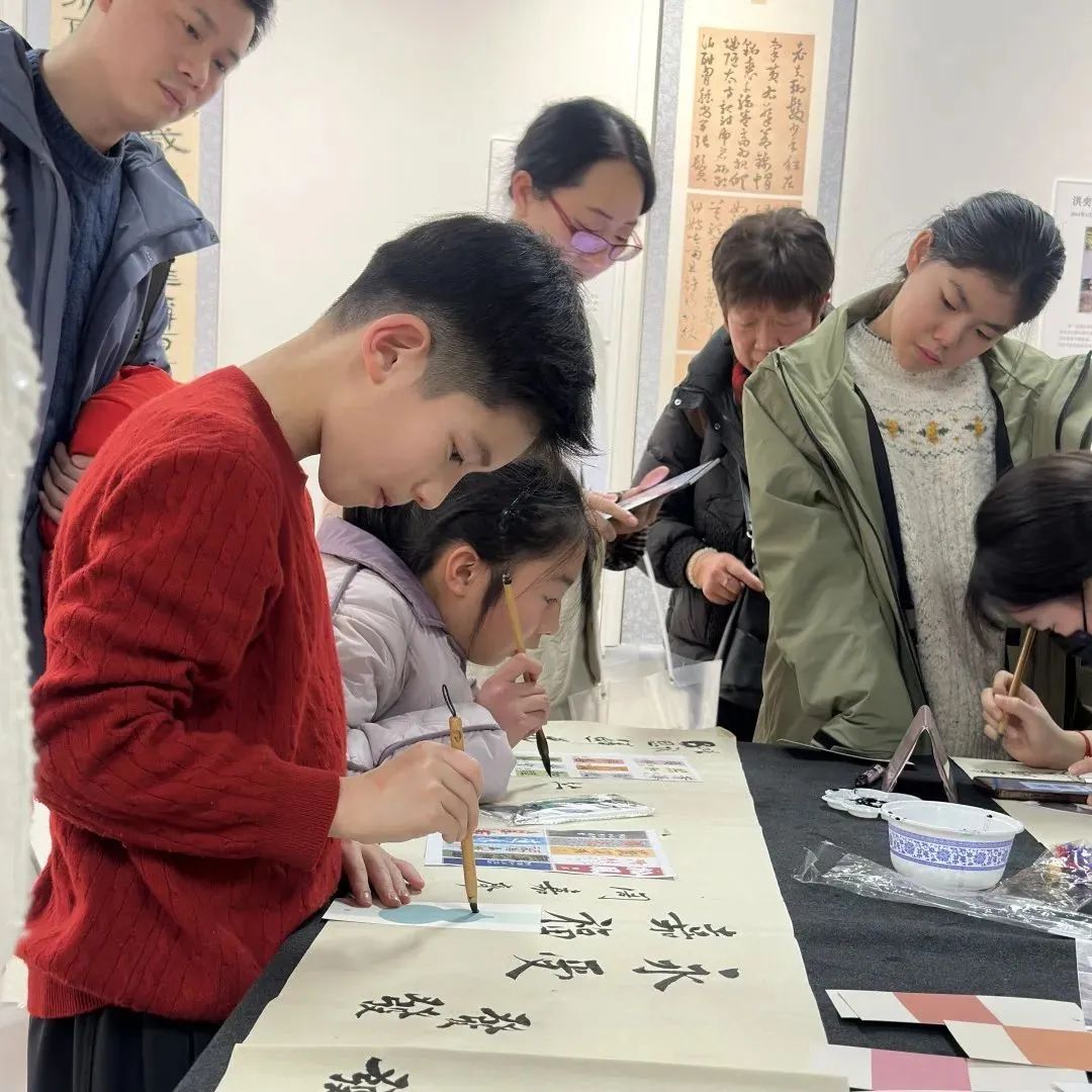 在这里，看到青少年书法的生机勃勃 ——“思无邪”静安青年书法家师生邀请展