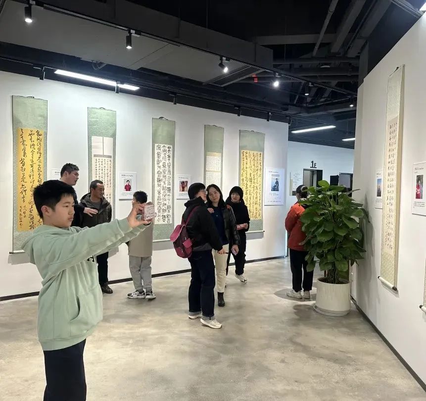 在这里，看到青少年书法的生机勃勃 ——“思无邪”静安青年书法家师生邀请展
