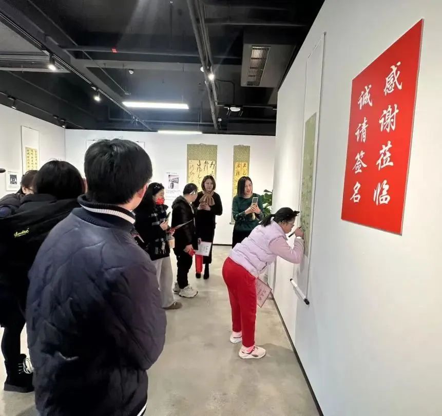 在这里，看到青少年书法的生机勃勃 ——“思无邪”静安青年书法家师生邀请展