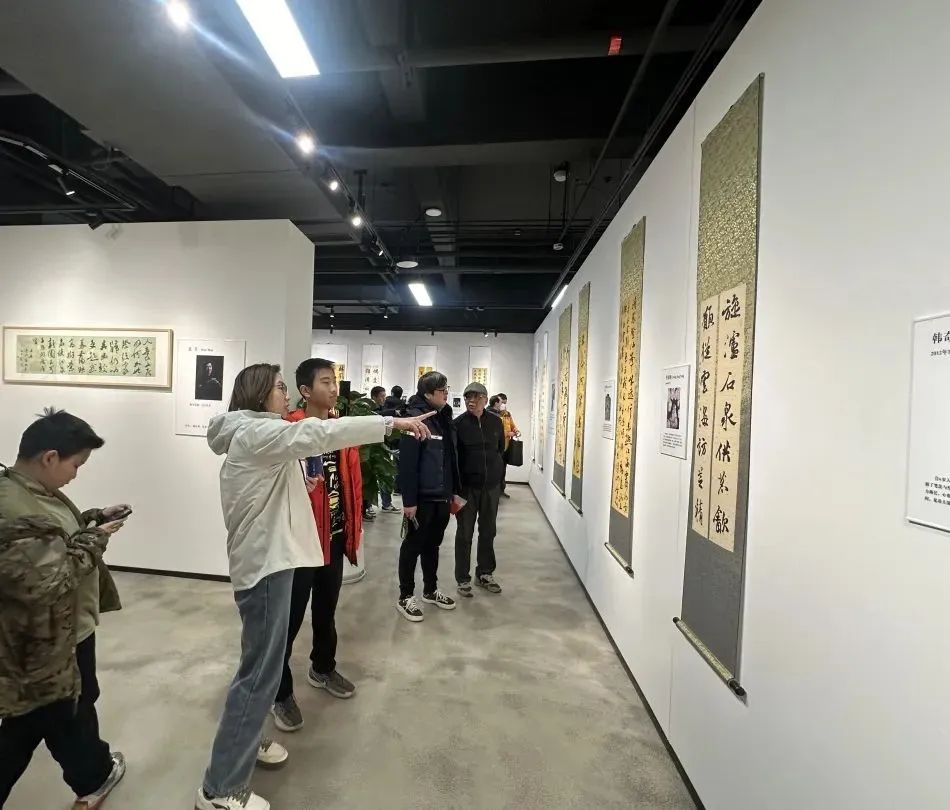 在这里，看到青少年书法的生机勃勃 ——“思无邪”静安青年书法家师生邀请展