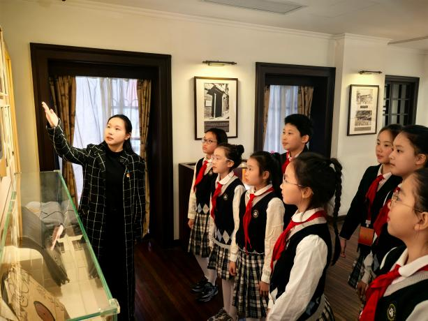 红色铸魂，非遗传情，榜样领航……静安校园开学第一课，为少年成长注入满满力量