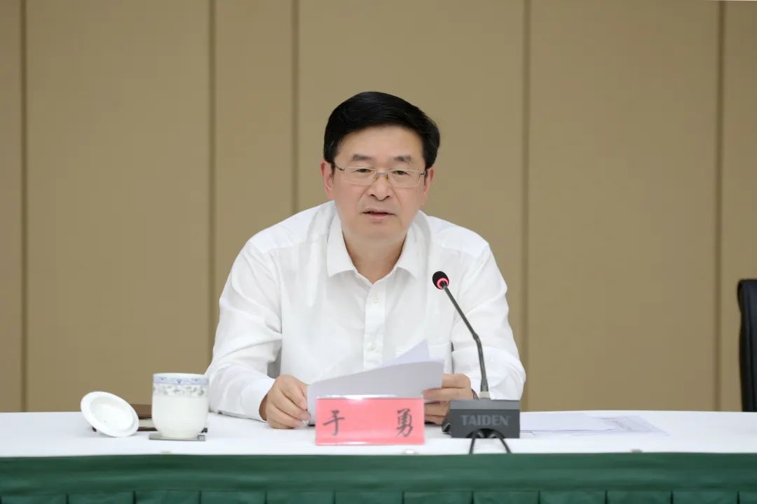 静安区召开全面从严治党警示教育大会