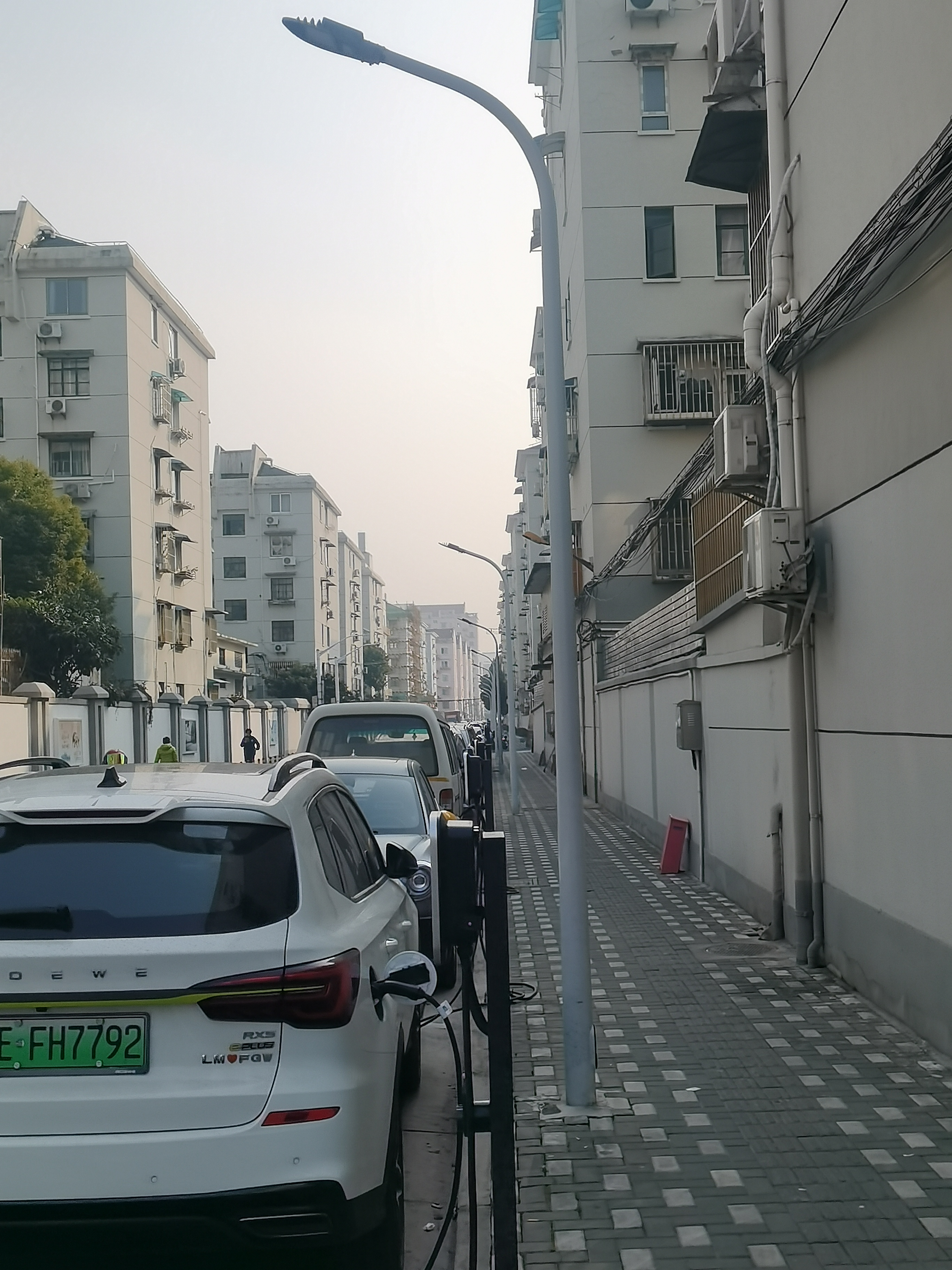彭浦新村街道让失管道路重又通畅有序