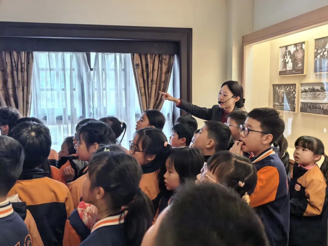 缅怀英烈守初心 赓续血脉担使命 | 静安区各校开展“清明祭英烈”活动 缅怀英烈守初心 赓续血脉担使命 | 静安区各校开展“清明祭英烈”活动