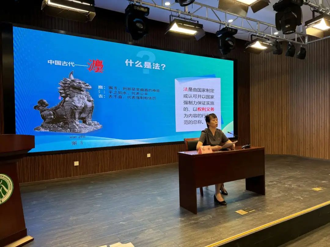 哈工大老师驻校、奥运冠军“开学寄语”……静安学子迎来新学年“开学第一课”