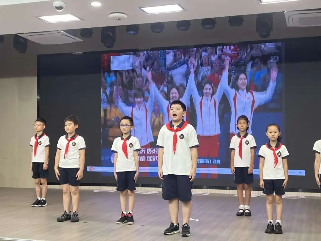 哈工大老师驻校、奥运冠军“开学寄语”……静安学子迎来新学年“开学第一课”
