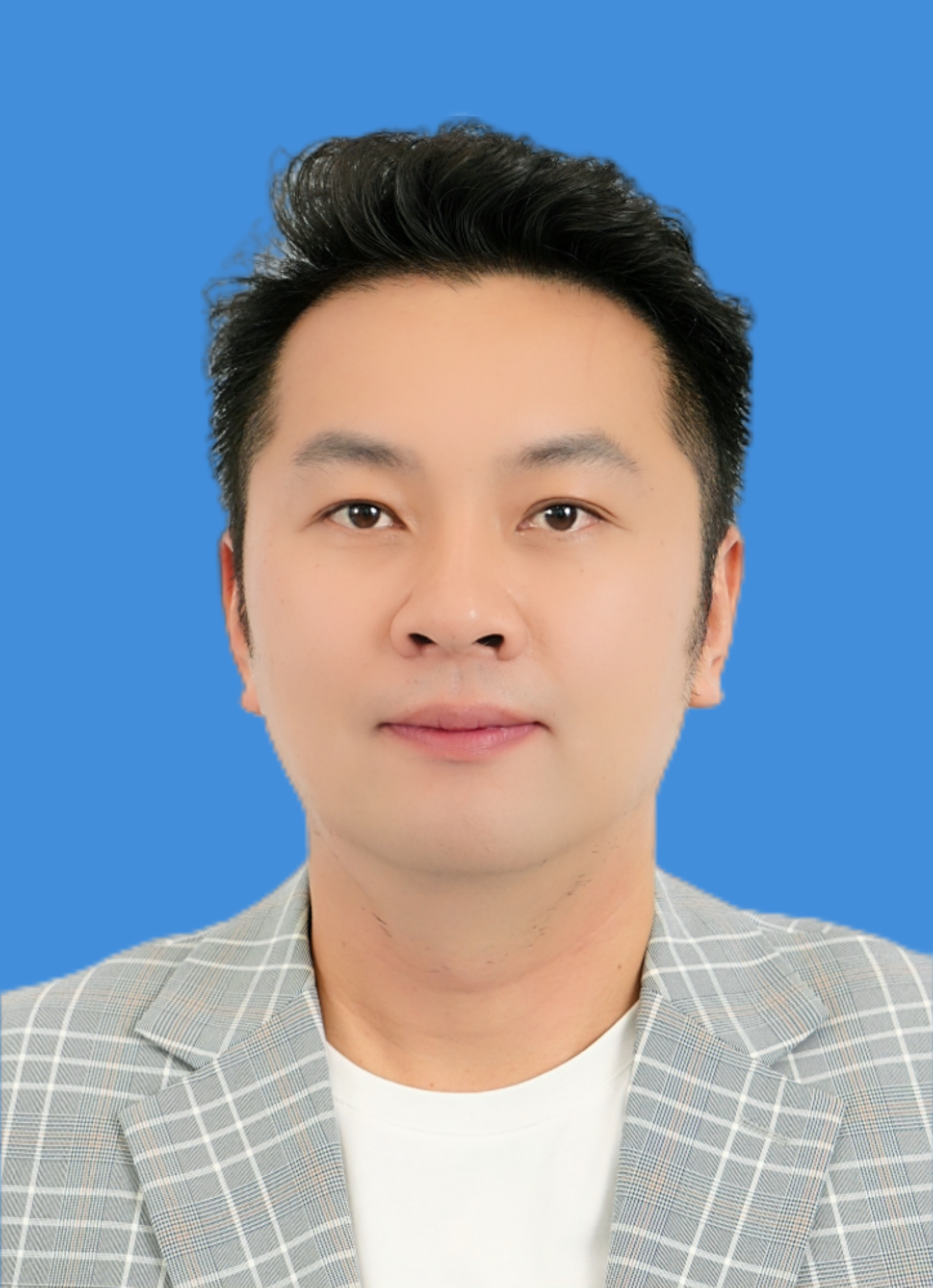石磊.png