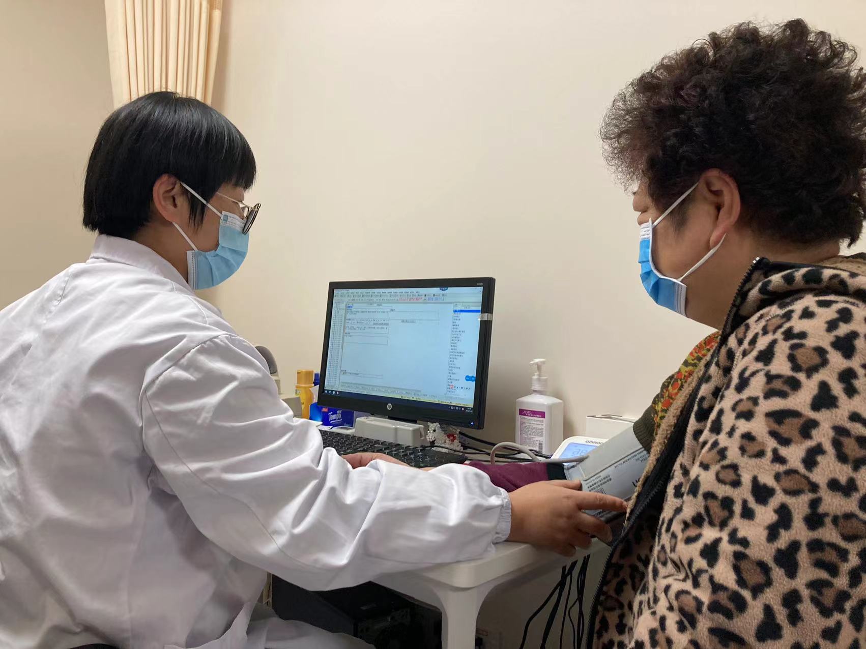 以及心电图,24小时动态心电图,24动态血压,动态血糖监测,肺功能检查等