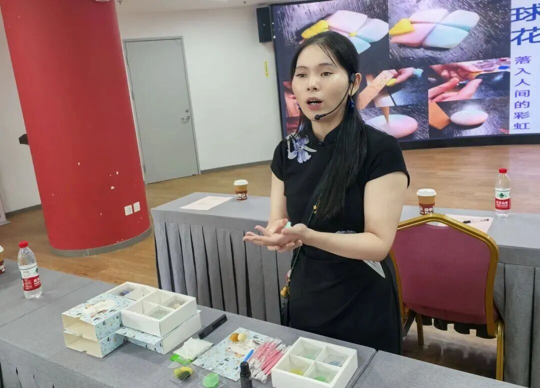 “茶”聚匠心,美美与“共”!共和新路街道开展静工联盟趣社团茶文化主题活动 “茶”聚匠心,美美与“共”!共和新路街道开展静工联盟趣社团茶文化主题活动