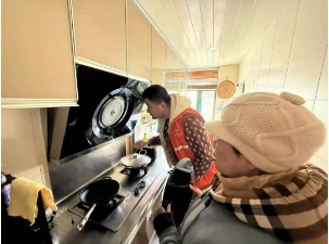 深入推进“四百”大走访,共和新路街道织密社区安全“防护网” 深入推进“四百”大走访,共和新路街道织密社区安全“防护网”