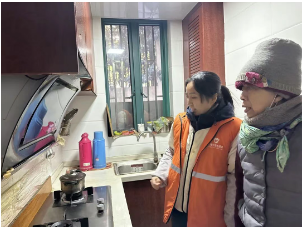 深入推进“四百”大走访,共和新路街道织密社区安全“防护网” 深入推进“四百”大走访,共和新路街道织密社区安全“防护网”