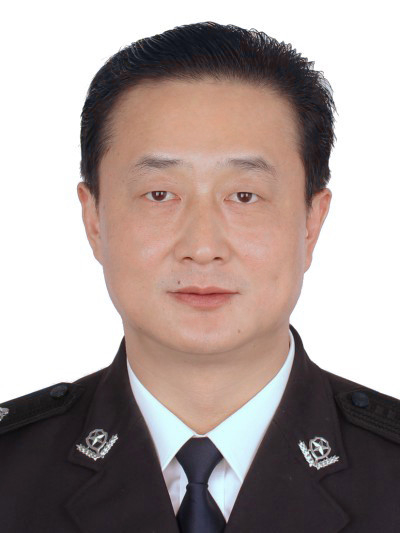 张骏照片