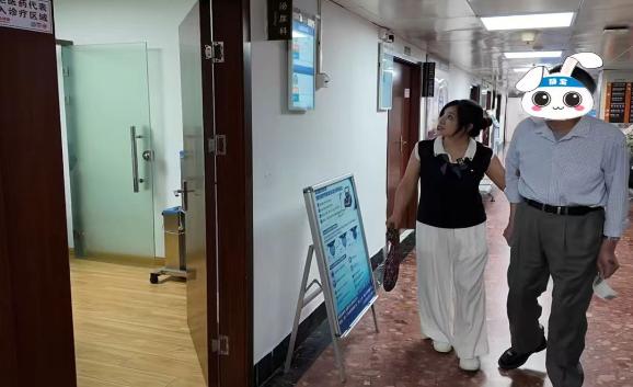 从“子女请假陪”到“一键下单办”，静安助医陪诊让老人“看病无忧”
