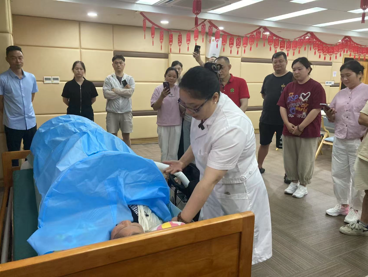 静安区首批老年助浴员持证培训正式开班 助力养老服务专业化升级