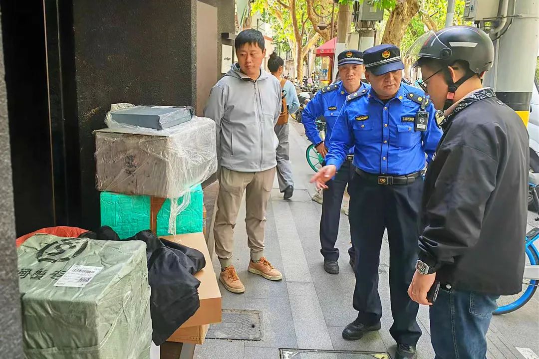 组织关系有着落了、入党心声被听到了、街区伙伴更亲密了……以“满格”动力彰显“巨富长”街区魅力→ 组织关系有着落了、入党心声被听到了、街区伙伴更亲密了……以“满格”动力彰显“巨富长”街区魅力→