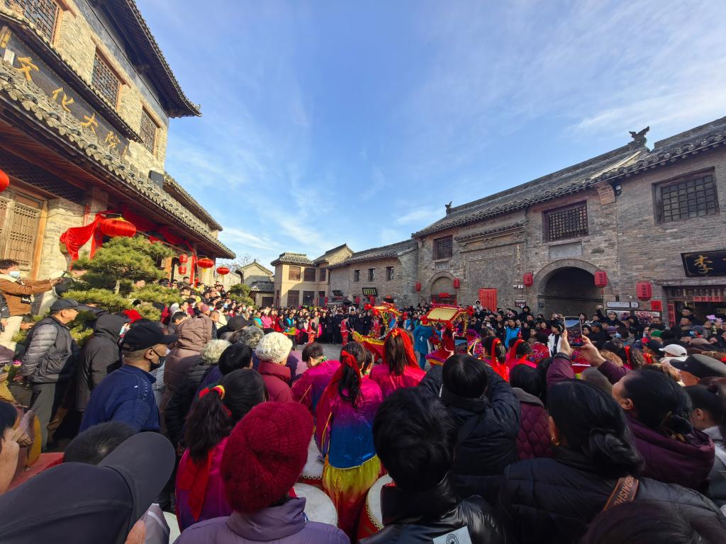 新华全媒+丨活力旺 亮点多——春节消费市场一线观察