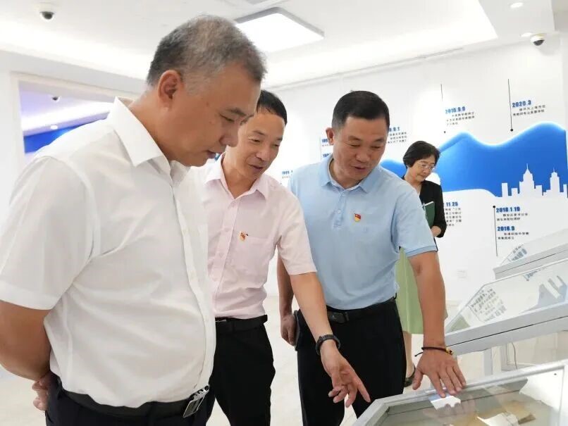 主题汇报.jpg 主题汇报.jpg