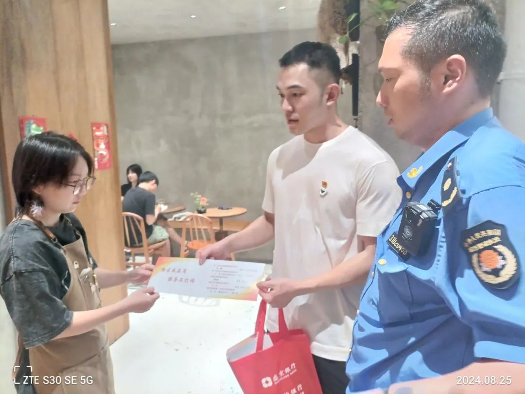 “日常经营中遇到困难请找我！”｜我在街区当书记