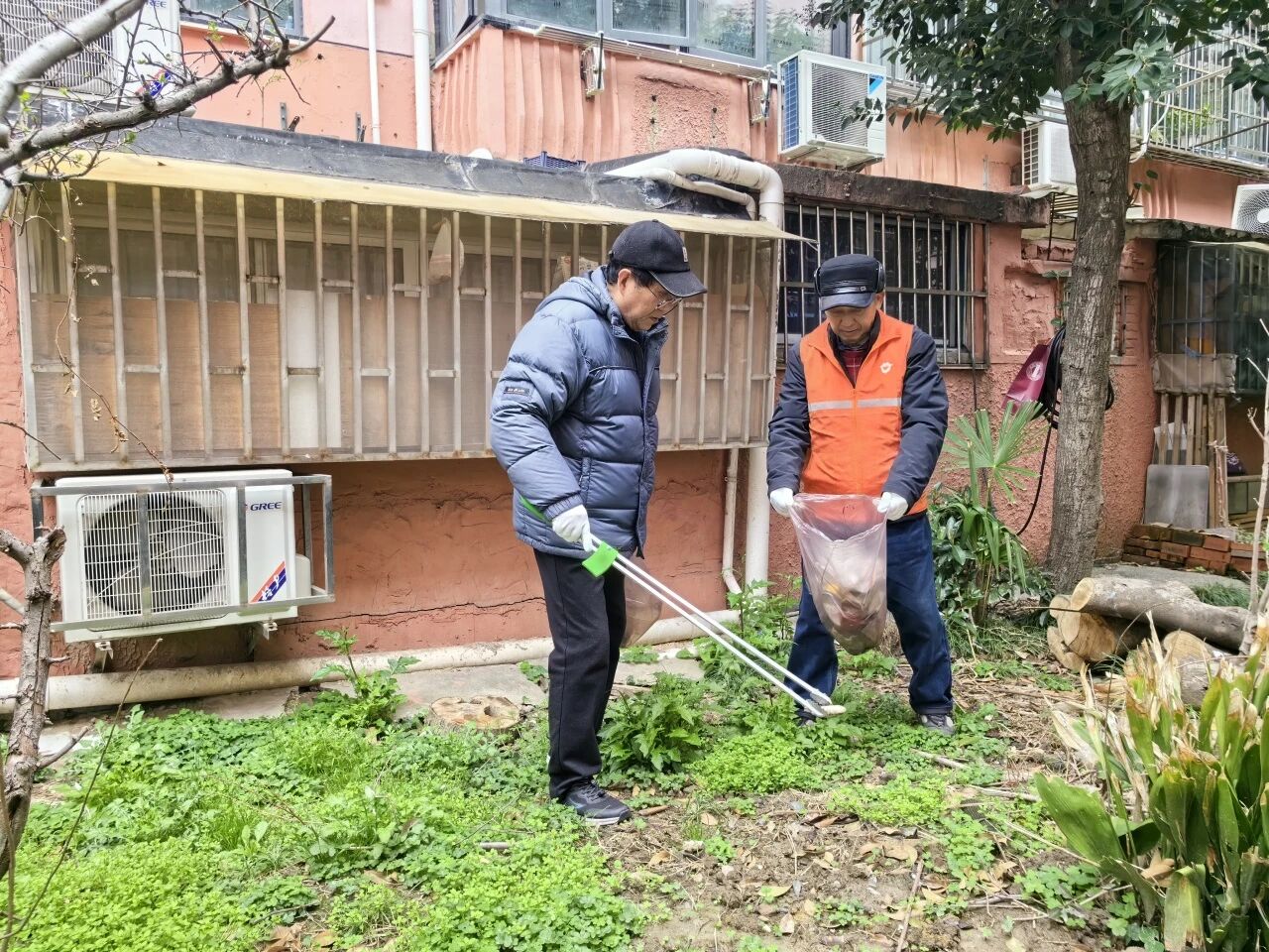 春风暖民心，志愿践初心！共和新路街道开展3•5学雷锋主题志愿服务活动
