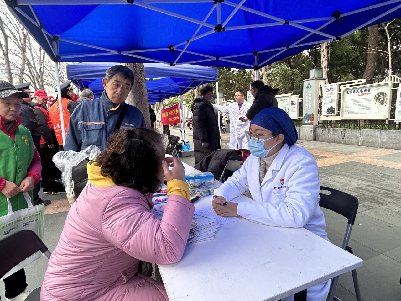 春风暖民心，志愿践初心！共和新路街道开展3•5学雷锋主题志愿服务活动