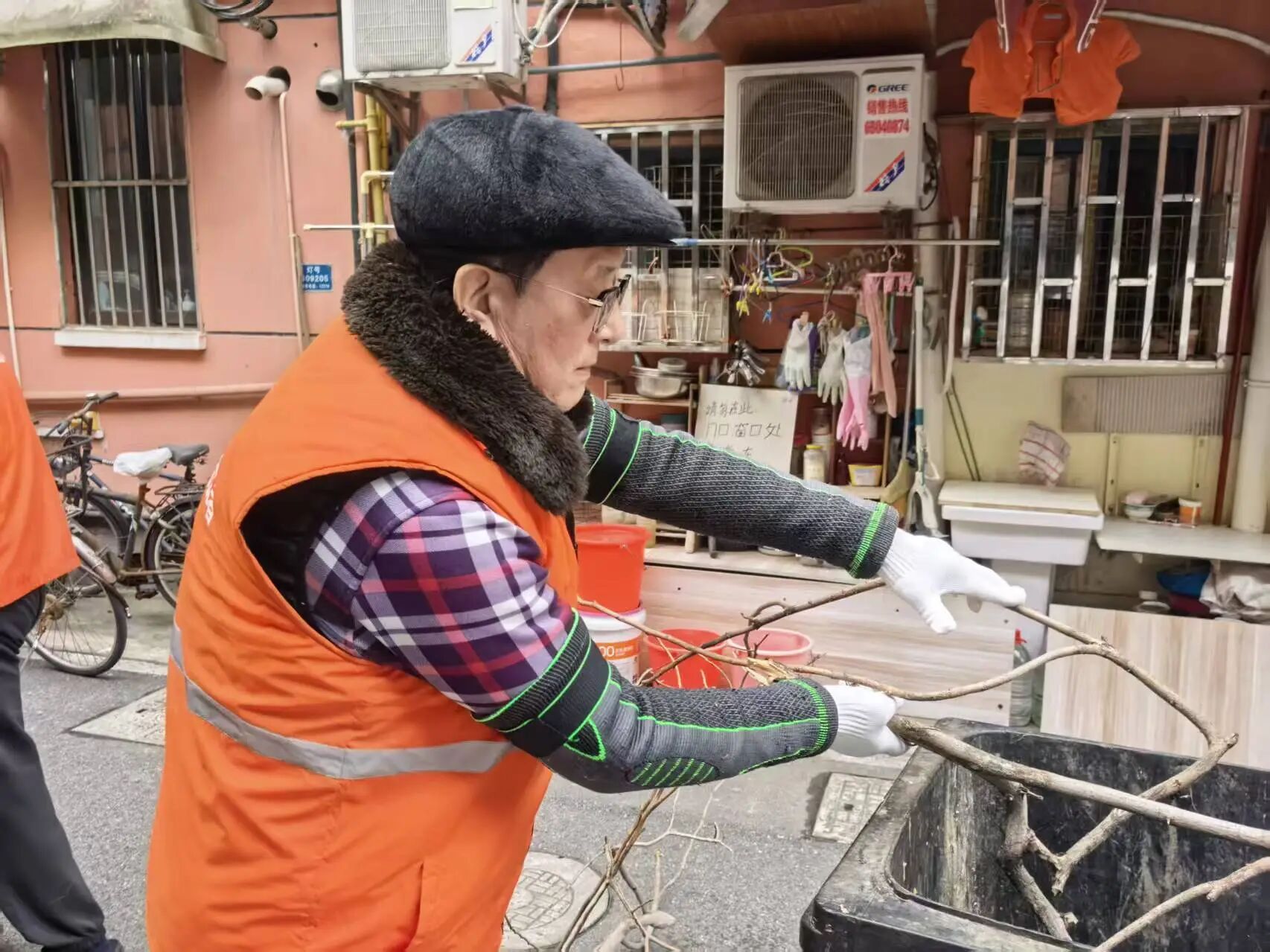 春风暖民心，志愿践初心！共和新路街道开展3•5学雷锋主题志愿服务活动