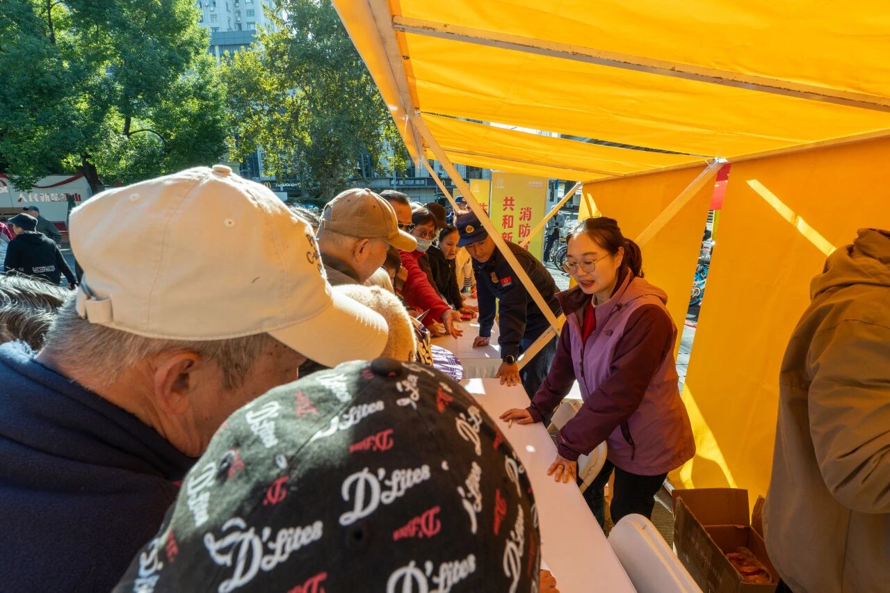 民消防 生命至上——共和新路街道开展“119消防宣传月”主题活动