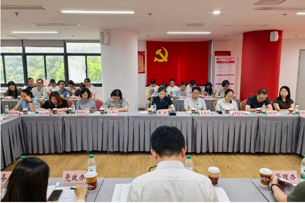 共和新路街道召开2026年街道办事处与街道总工会联席会议(扩大会议) 共和新路街道召开2026年街道办事处与街道总工会联席会议(扩大会议)